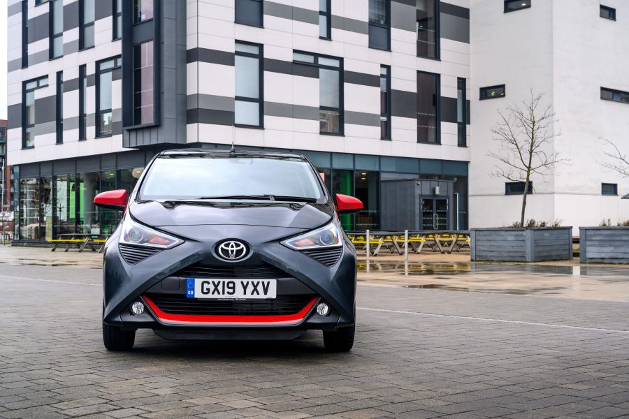  Toyota Aygo x-trend 5-Door 2019 года  (UK) (фото 24 из 26)